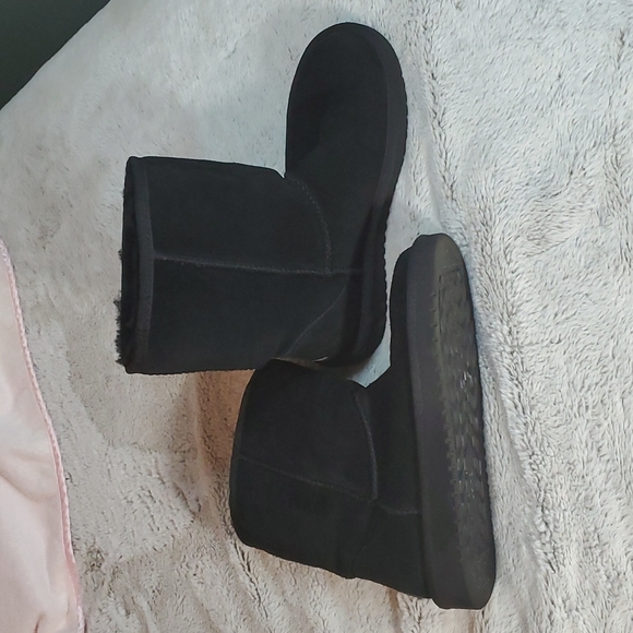 KOOLABURRA by UGG Black Faux Suede and Fur Lined Flat Heel Boots-NWOT-US… - Picture 2 of 13